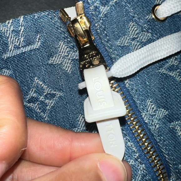 LOUIS VUITTON BLUE HI TOP SNEAKERS - Picture 8 of 12